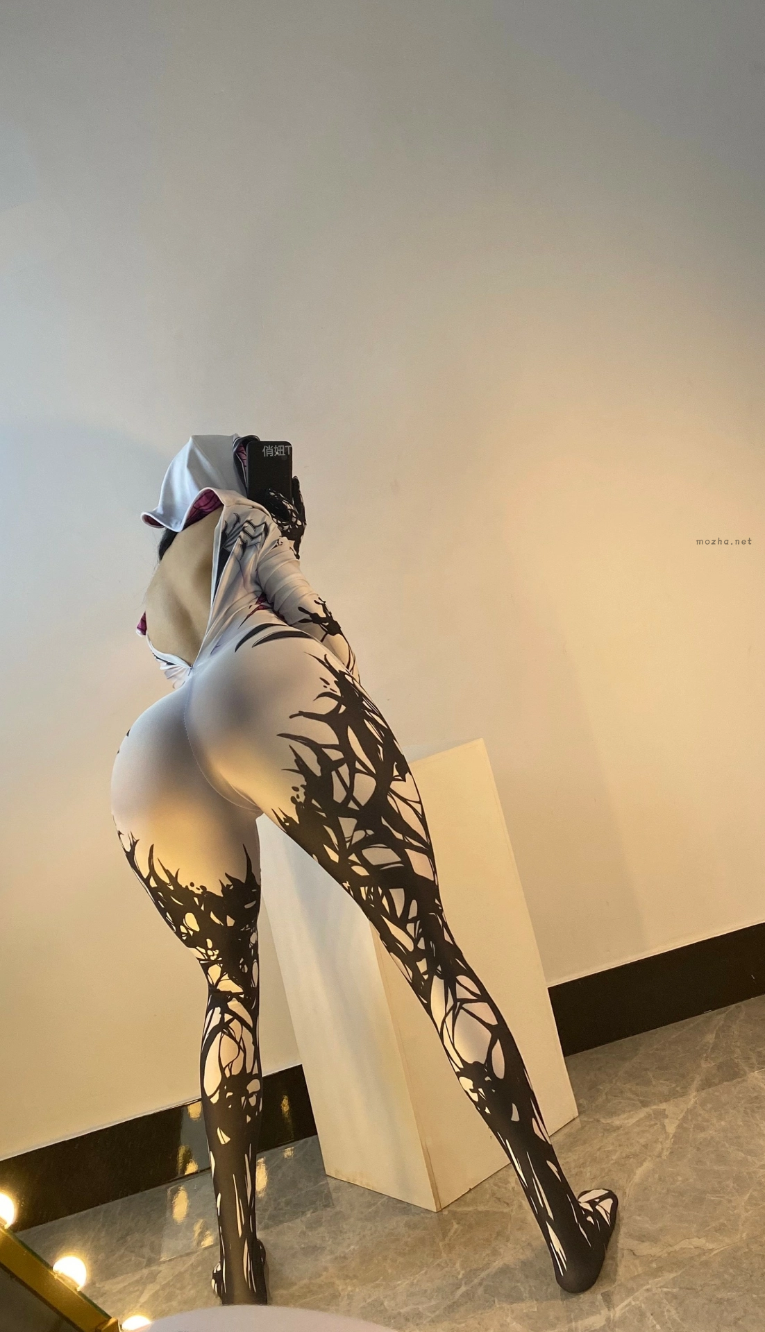 俏妞qiaoniuTT – 连体紧身衣半脱【30P】